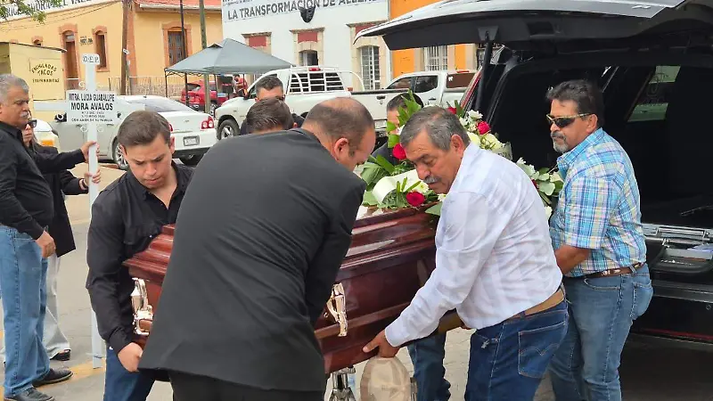 Funeral maestra Lucía Guadalupe en Allende